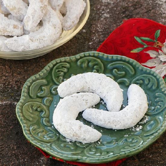 Viennese Crescents (Kipfel) - Recipe photo by webicurean
