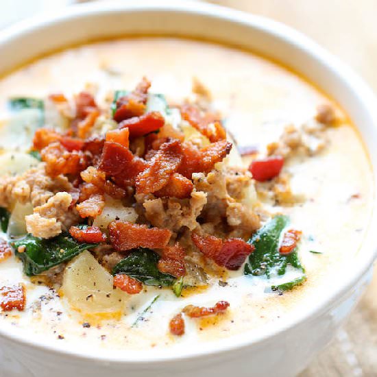 Olive Garden Zuppa Toscana - Recipe photo by damndelicious