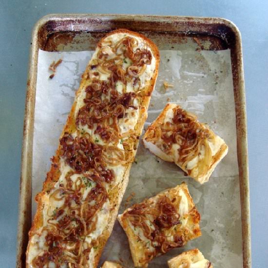 Cheesy French Onion Soup Bread - Recipe photo by shakentogether