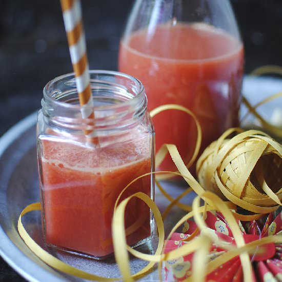 Orange Juice with Pomegranate - Recipe photo by linnkatarina