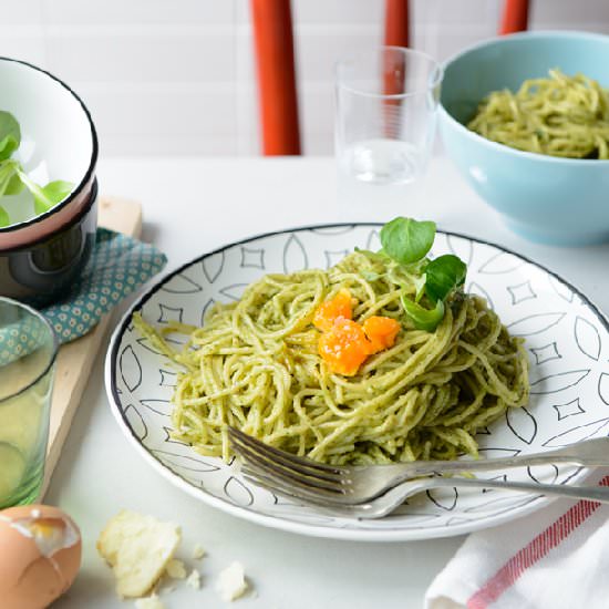 Spaghetti with spinach pesto - Recipe photo by Somewhere Ove The Kitchen