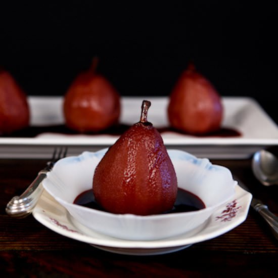 Red Wine Poached Pears - Recipe photo by bakepedia