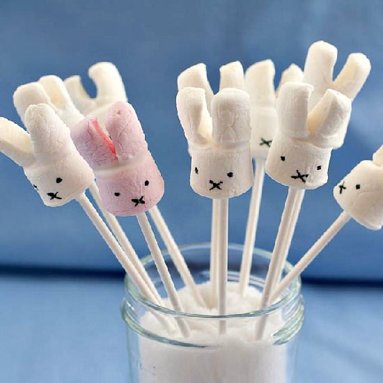 Miffy Marshmallow Pops - Recipe photo by manusmenu