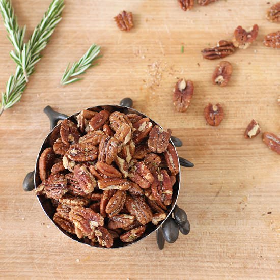 Sweet + Spicy Pecans - Recipe photo by plumpie