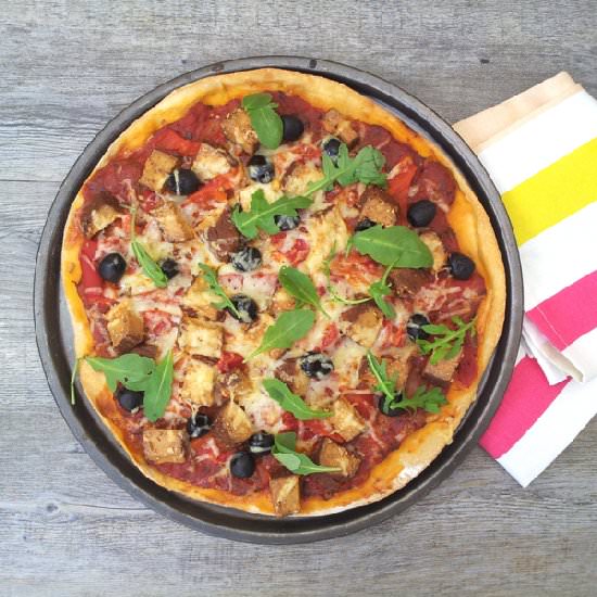 Smoked Tofu & Roasted Peppers Pizza - Recipe photo by theflexitarian