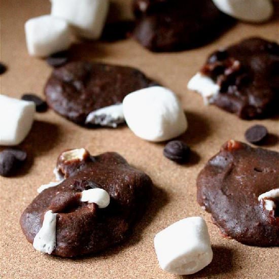 Chocolate Chip Marshmallow Cookies - Recipe photo by cicirose
