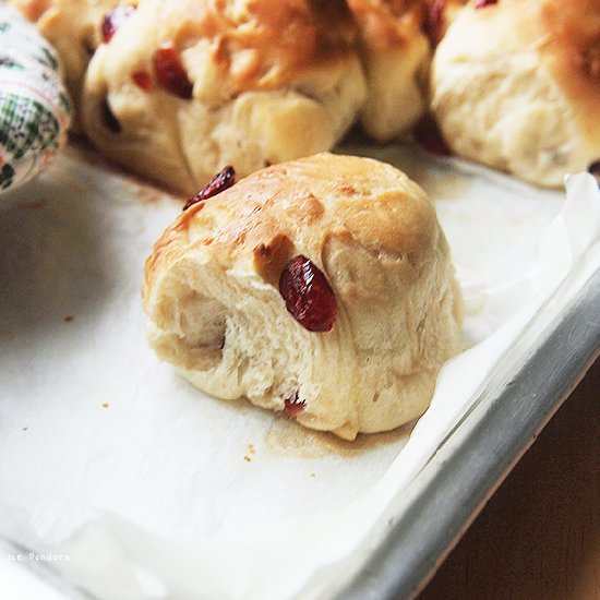 Cranberry Dinner Buns - Recipe photo by Ice Pandora