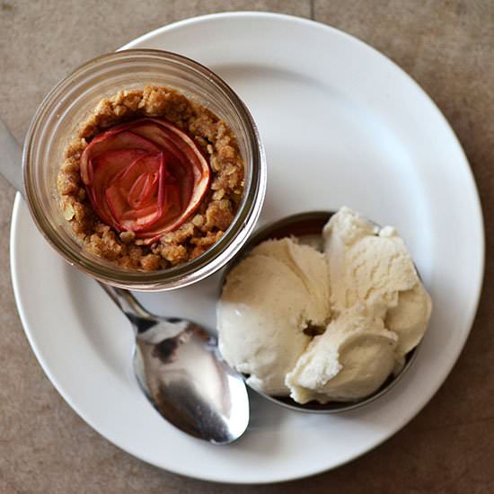 Apple Crisp in a Jar - Recipe photo by Juliette Laura