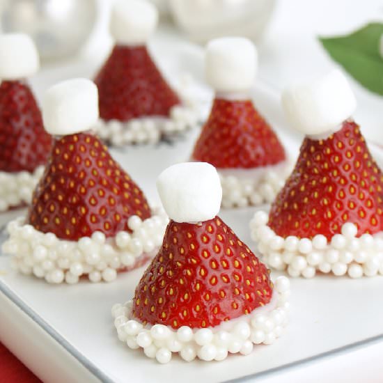 Strawberry Santa Hats - Recipe photo by MissCandiQuik