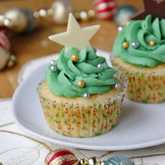 Almond Cupcakes with Mascarpone - Recipe photo by Montka