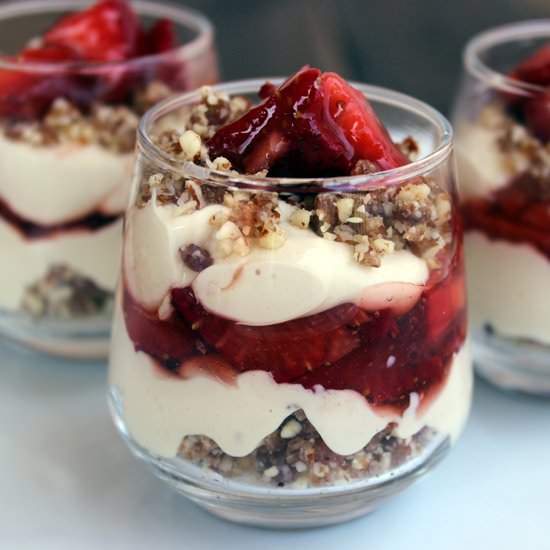 Skinny Mini Strawberry Cheesecake - Recipe photo by skinnyms