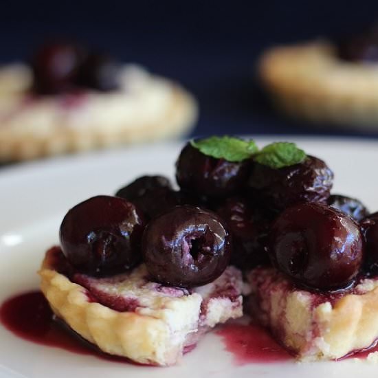 White Chocolate Tart with Cherries - Recipe photo by Gday Souffle