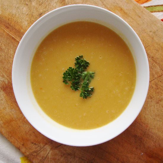 Simple White Bean Soup - Recipe photo by lisacheesykitchen