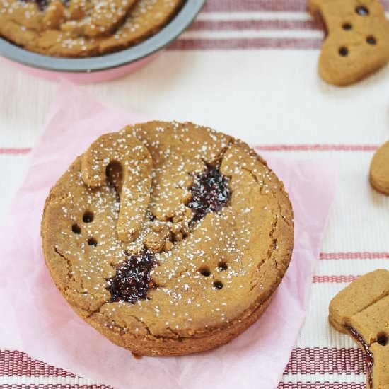 Gingerbread Linzertorte - Recipe photo by Beela