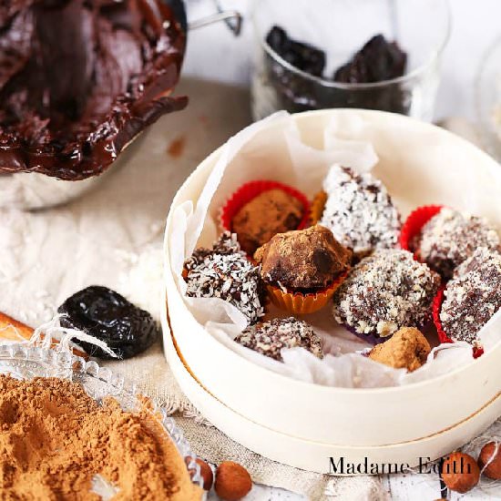 Chocolate Truffles - Recipe photo by madameedith