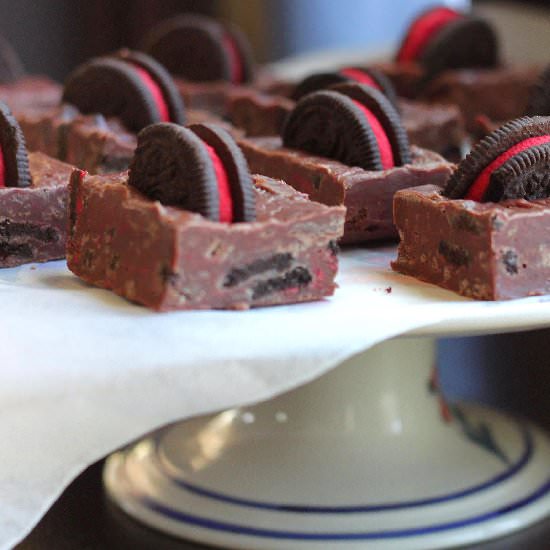 3-Ingredient Winter Oreo Fudge - Recipe photo by nibblesbynic