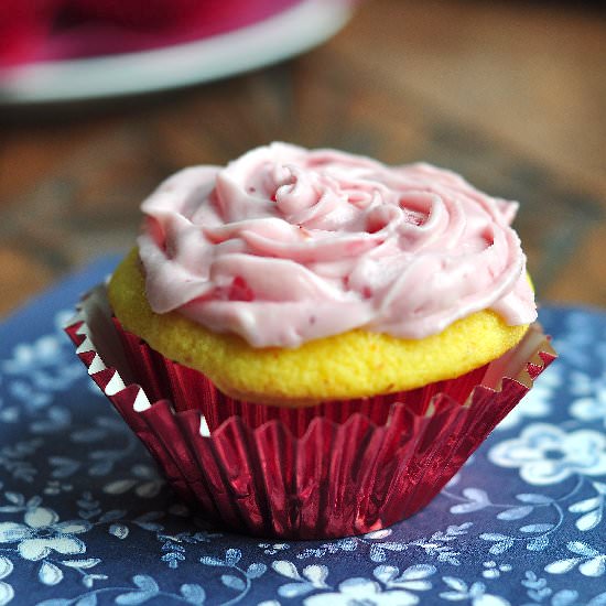 Saffron Cupcakes - Recipe photo by bitter baker