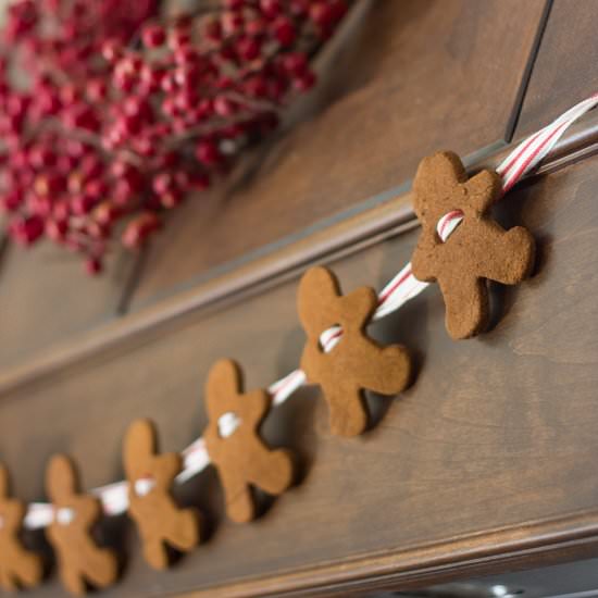 Gingerbread Man Garland - Recipe photo by lovelylittlekitchen