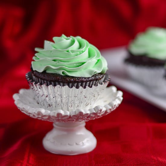 Mint Italian Buttercream Frosting - Recipe photo by dessertsbyjuliette