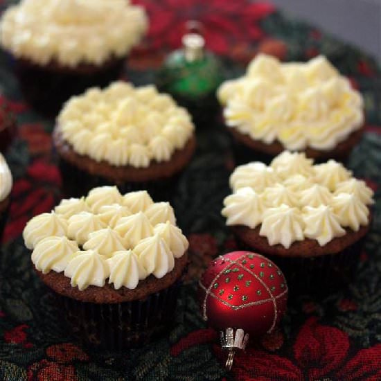 Scrumptious Vegan Gingerbread Cupcake - Recipe photo by cicirose