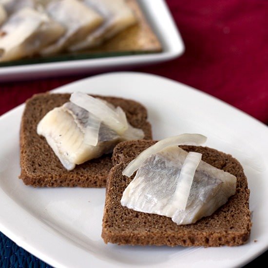 Old Fashioned Pickled Herring - Recipe photo by ItsYummi