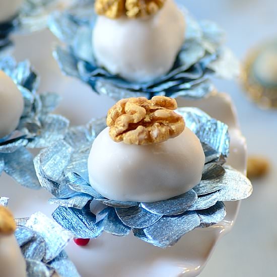 Walnut Cameos - Recipe photo by easyanddelish