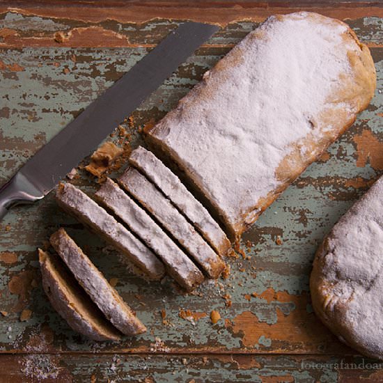 Christmas Loaf (Stollen) - Recipe photo by fotografandoamesa
