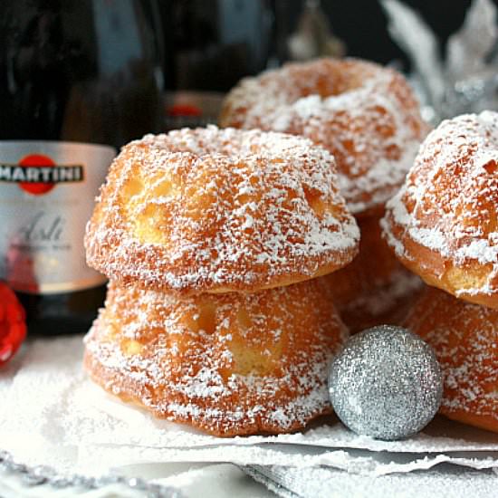 Champagne Lemon Mini Bundt Cakes - Recipe photo by SheKnows Food Editor
