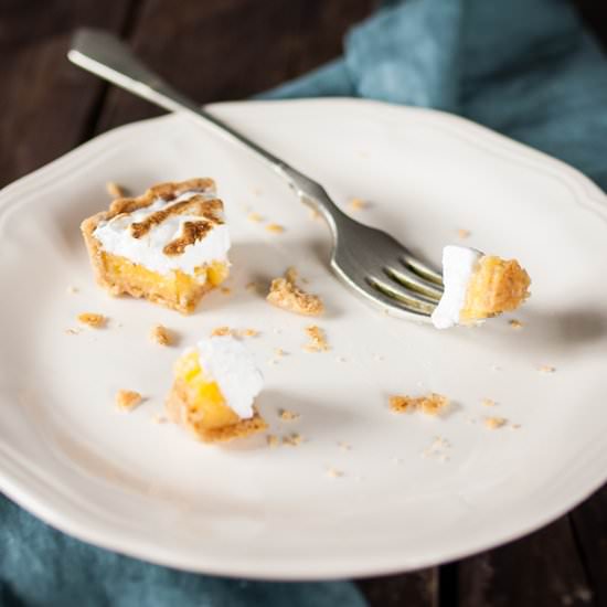 Lemon Meringue Tarts - Recipe photo by bakenoir