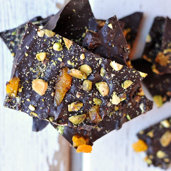 Chocolate Bark w/Toasted Quinoa - Recipe photo by noshandnourish