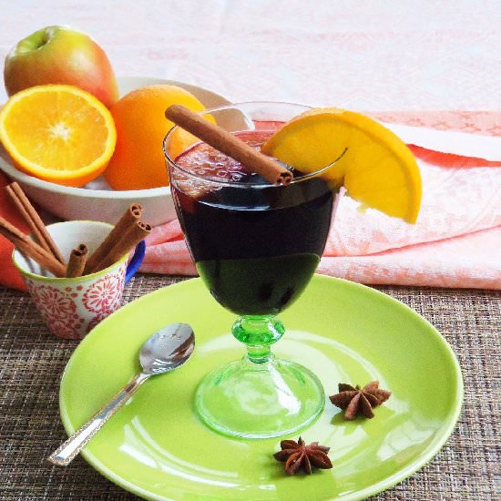 Hot Mulled Wine - Recipe photo by simplyromanesco
