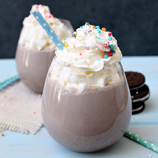 Skinny Oreo Milkshake - Recipe photo by honeyandfigs