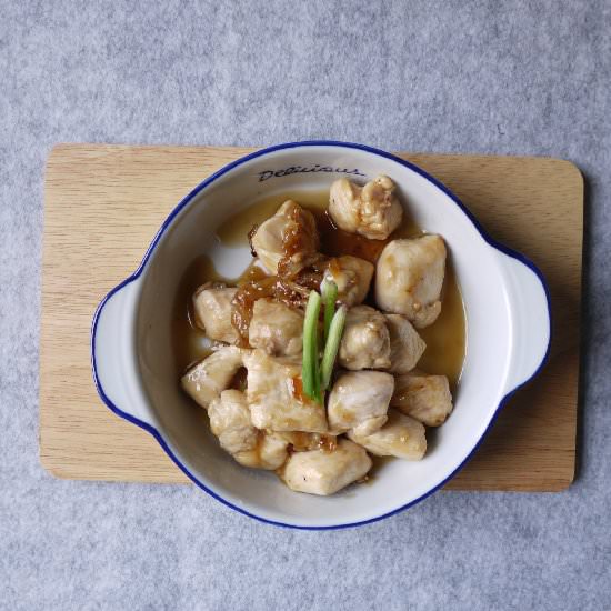 Simple Onion Chicken Stir Fry - Recipe photo by monoandco