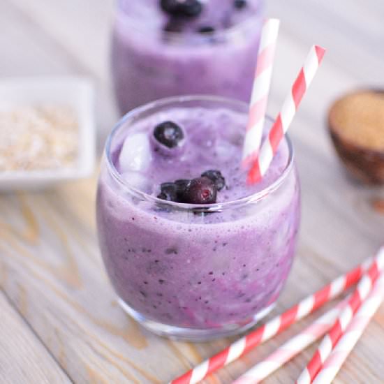 Mixed Berry Oatmeal Smoothie - Recipe photo by cookingandbeer