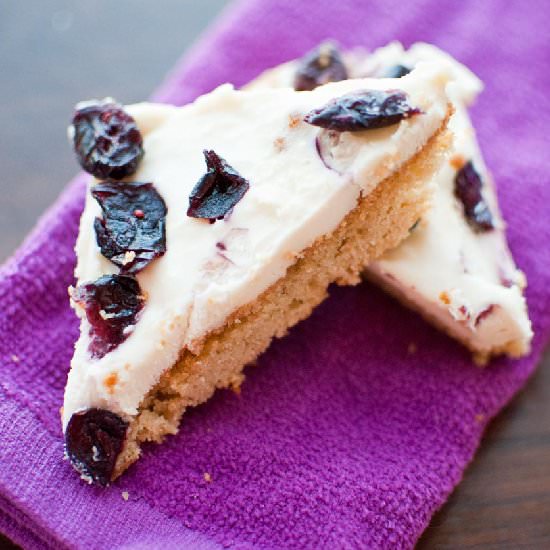 Clean Eating Blueberry Bliss Bars - Recipe photo by slimpickinskitchen