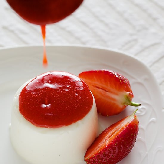 Panna Cotta With Strawberry Coulis - Recipe photo by anushruti