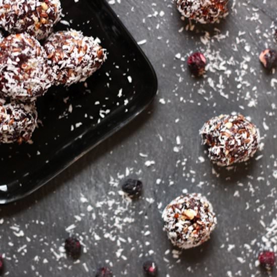Coconut Blueberry Date Balls - Recipe photo by thedandylife