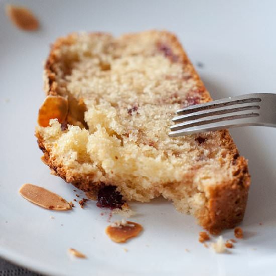 Cake mascarpone & black cherry jam - Recipe photo by Orne83