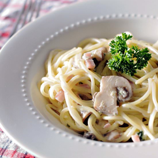 Carbonara with Mushroom & Spinach - Recipe photo by mylalakitchen