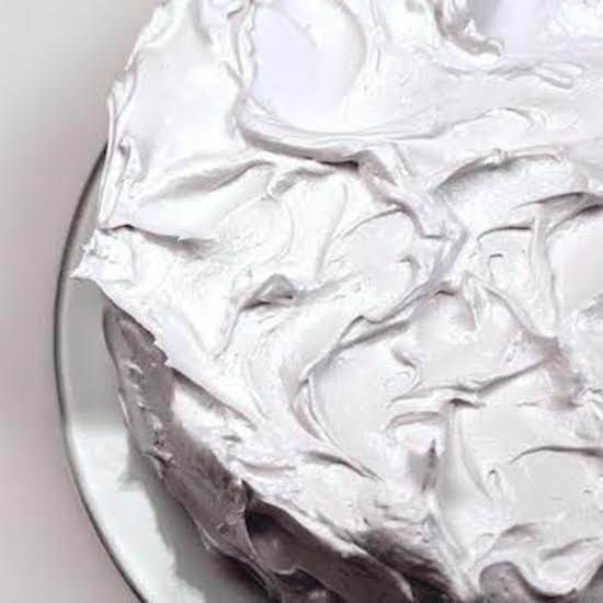 Fluffy White Frosting - Recipe photo by bakepedia