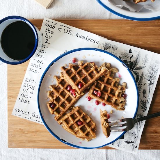Overnight Oat Waffles - Recipe photo by dollyandoatmeal