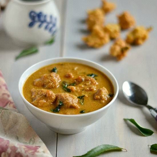 Pakoda Kulambhu - Recipe photo by naliniskitchen