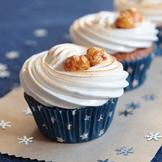 Macadamia and Meringue Cupcakes - Recipe photo by nosolodulces