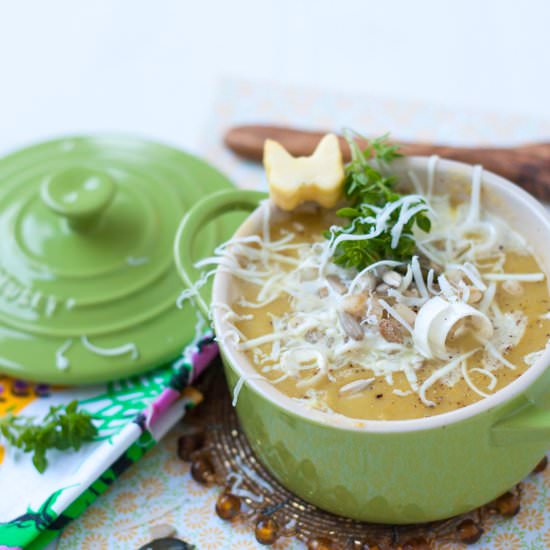 Yellow zucchini cream with wheat - Recipe photo by themisstools