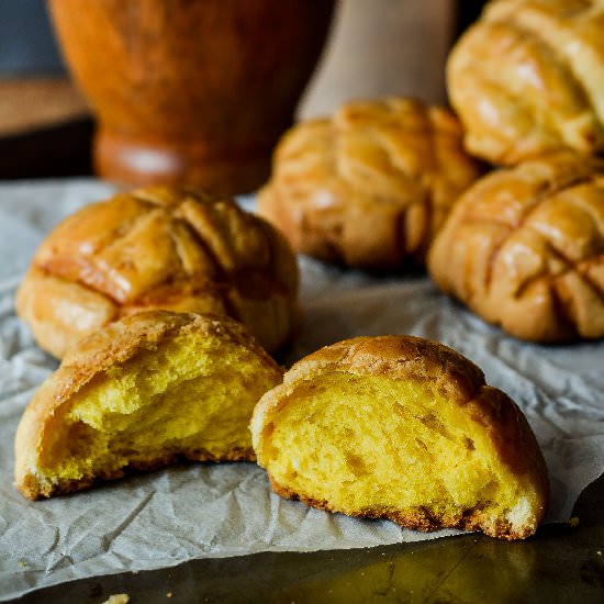 Saffon and Pumpkin melon bread - Recipe photo by moonblush baker