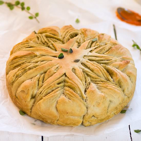 Olive Bread Star - Recipe photo by Vegandare