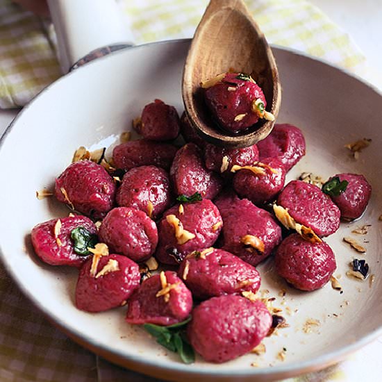 Beetroot Garlic Gnocchi - Recipe photo by Azabel