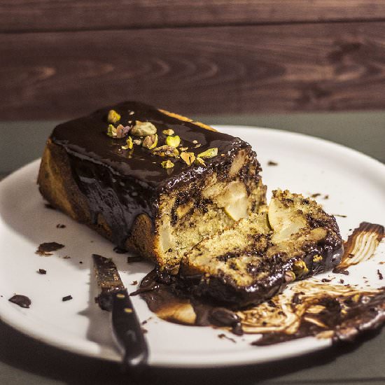 Chocolate, pear and pistachio load - Recipe photo by sugarthumb