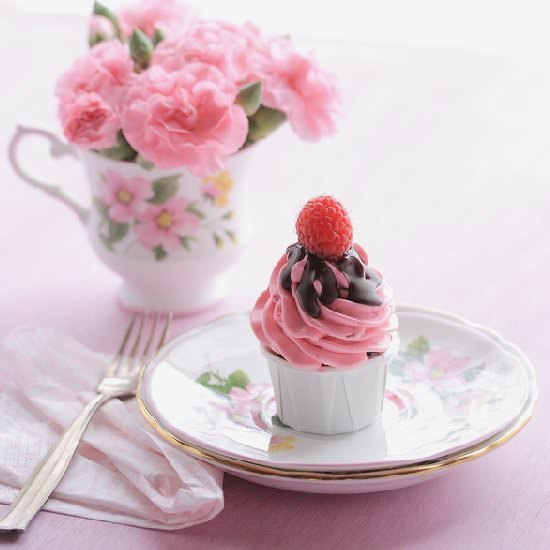 Chocolate Cupcake with Raspberry - Recipe photo by Ananda Rajasehkar