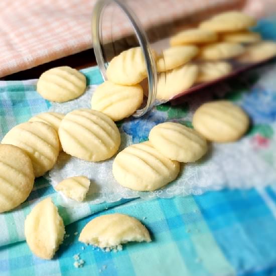 Crumbly All-Butter German Cookies - Recipe photo by budgetpantry.com